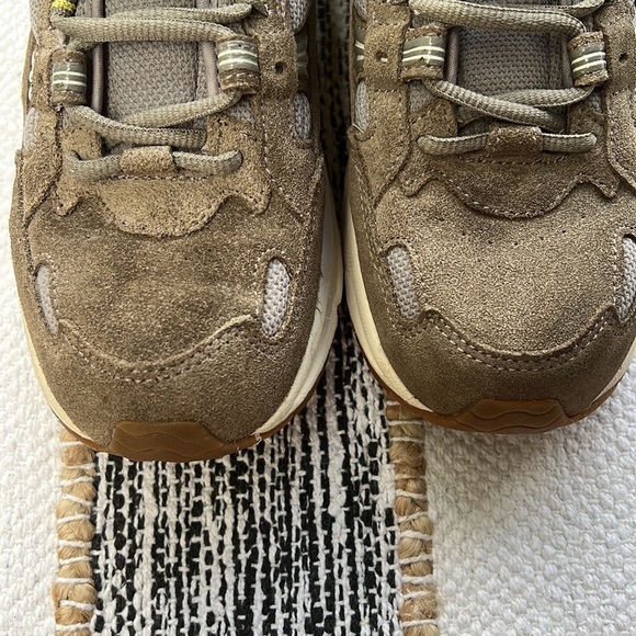 Vionic 23Walk Walker Suede Sneakers. Women’s Size 8. - Picture 10 of 10